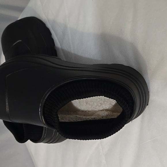 Plastic booties with cuff black - Picture 2 of 4